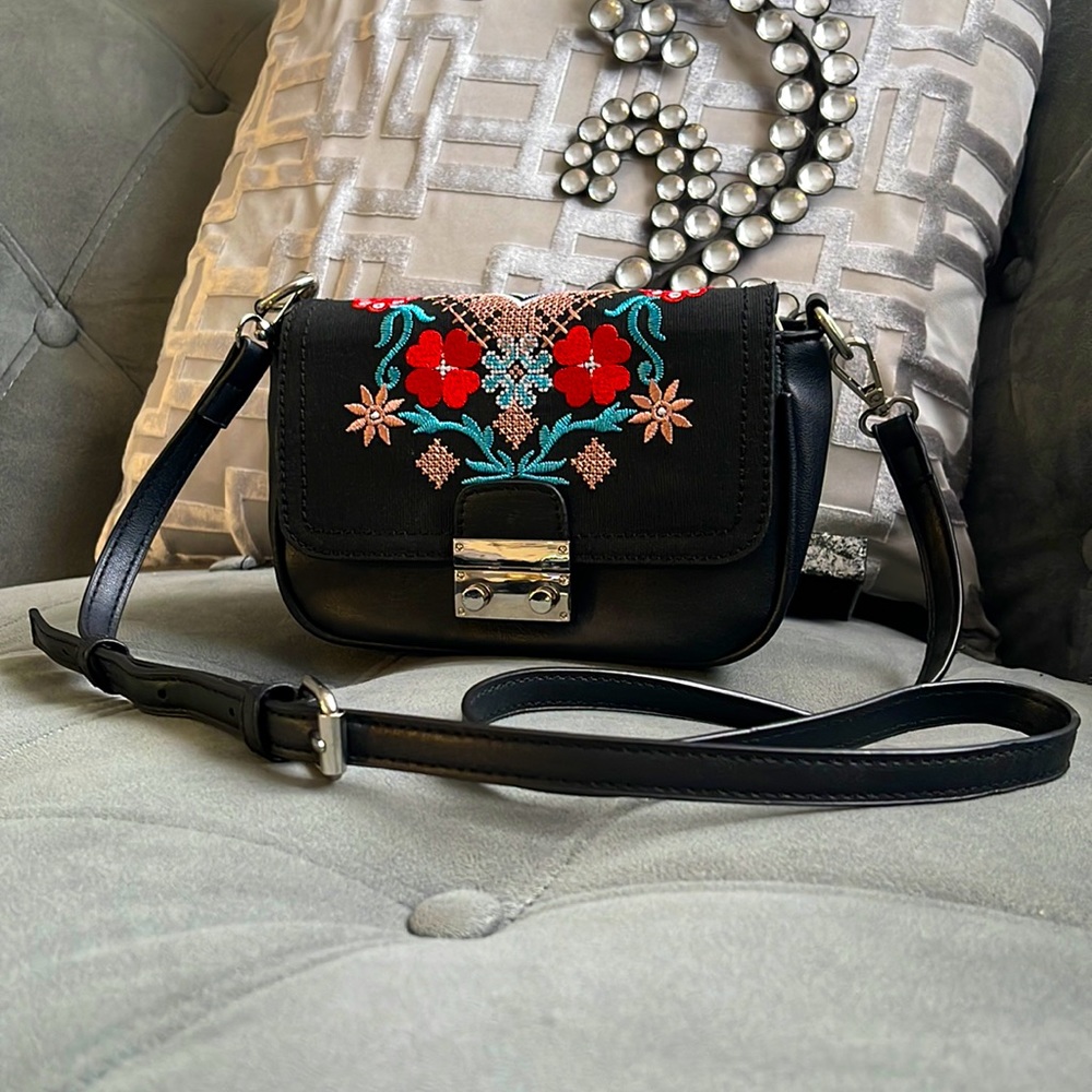 Crossbody purse  🌹🌹🌹